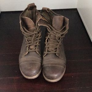 Combat boots
